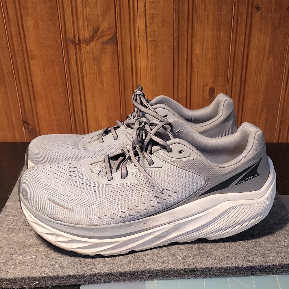 Altra  Via Olympus 2 Gray Men 9.5 Shoes